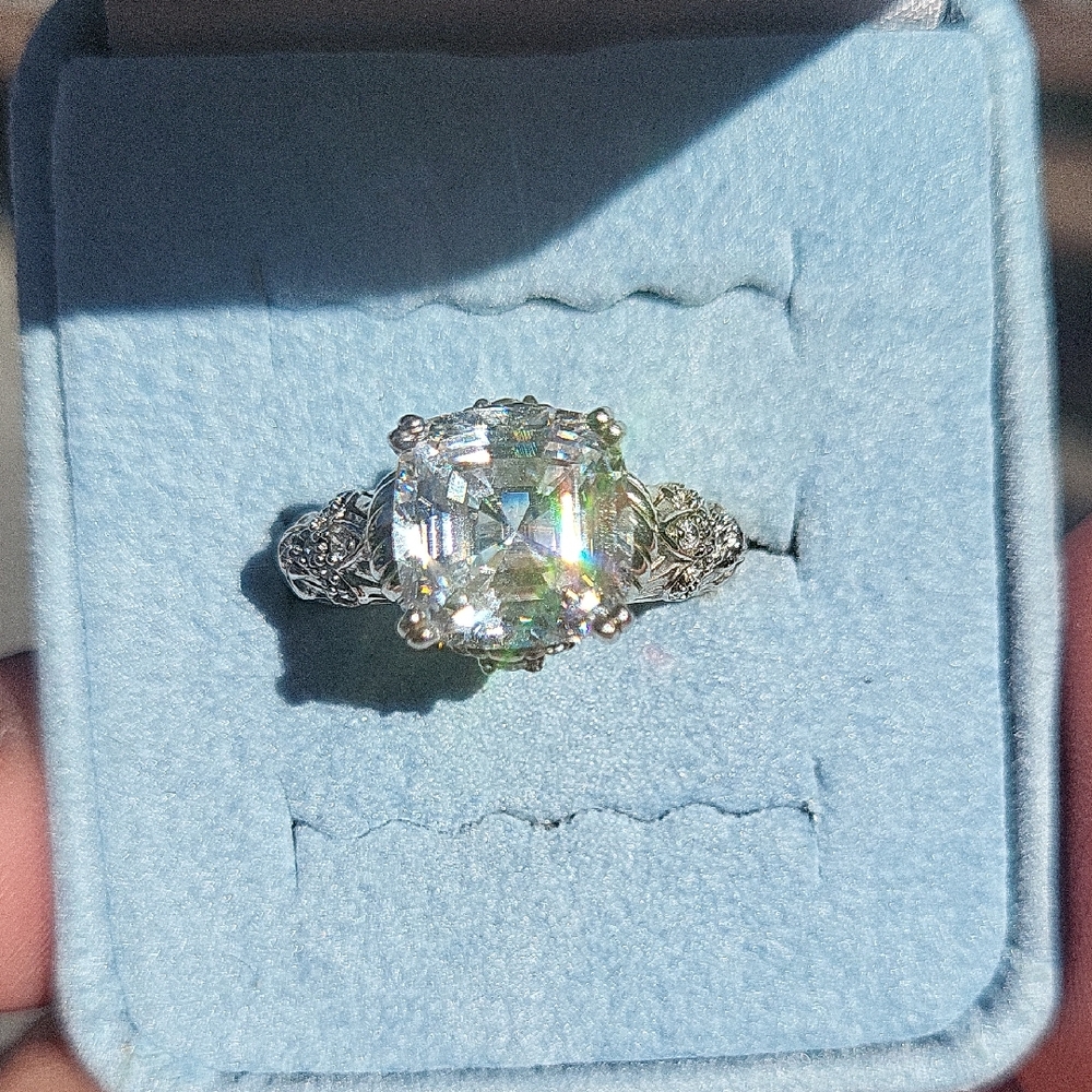 Elegant Silver Women's Ring